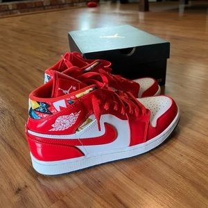Nike Jordan 1 MID SE size 9